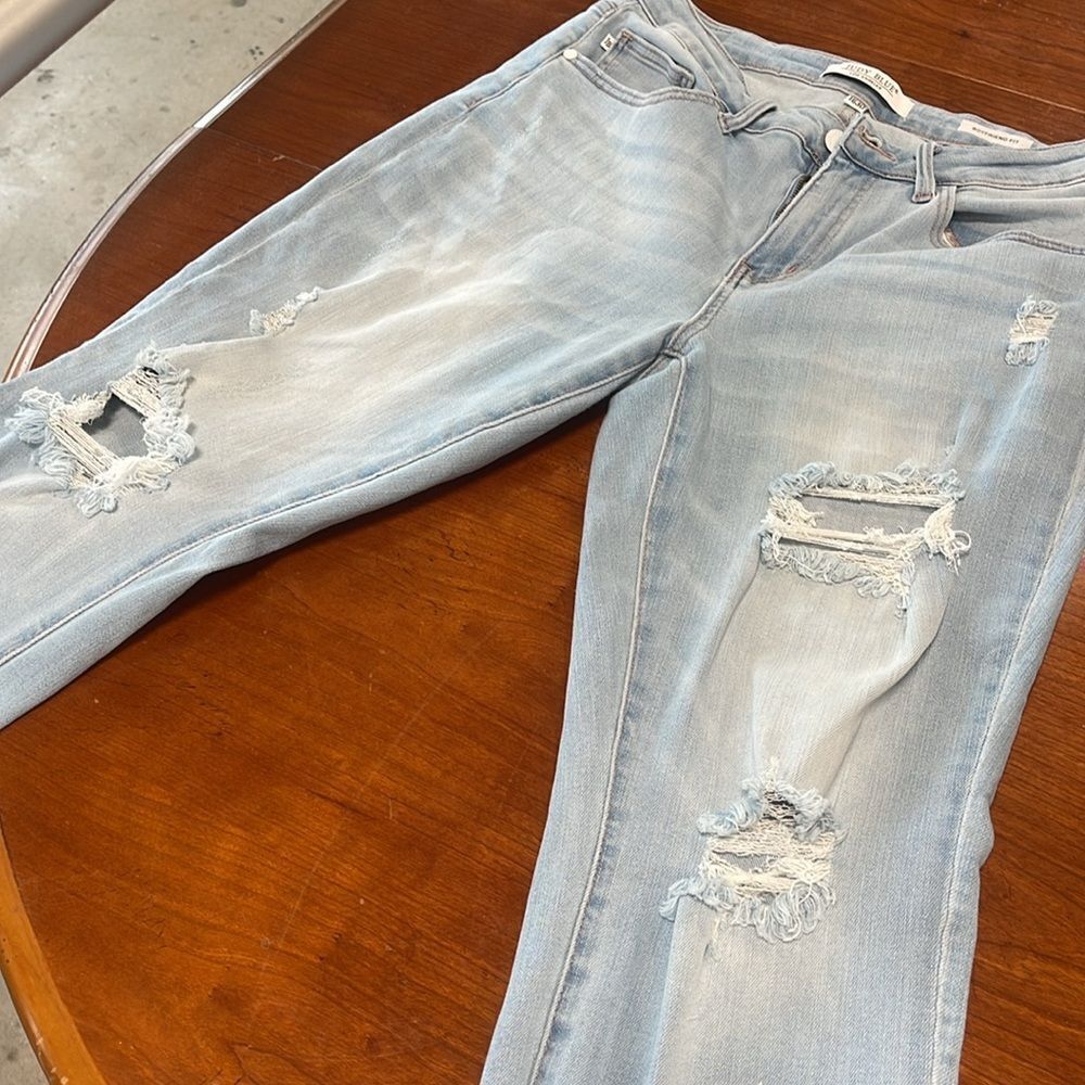 Judy Blue Boyfriend Jeans Classic Blue Denim 11/30 blue/pink White button
